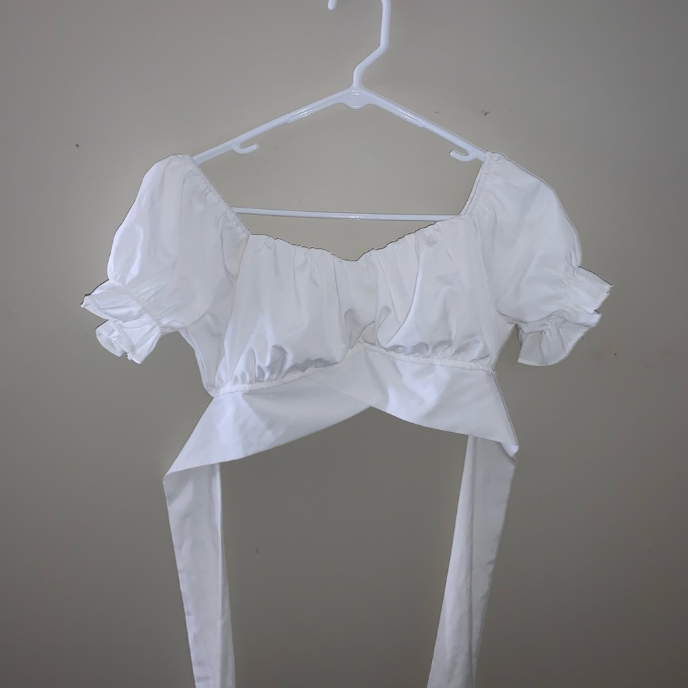 White crop shirt